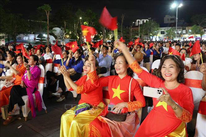 Tổng Bí thư dự Cầu truyền hình kỷ niệm 70 năm sự kiện tập kết ra Bắc tại Cà Mau