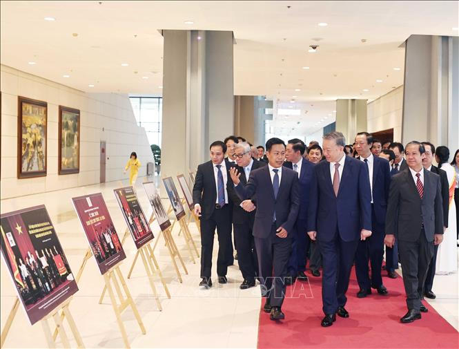 Tổng Bí thư Tô Lâm dự gặp mặt đại diện nhà giáo, cán bộ quản lý giáo dục