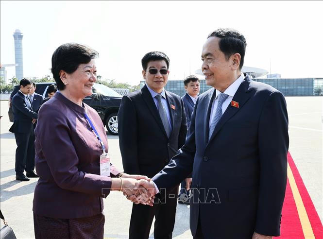 Chủ tịch Quốc hội Trần Thanh Mẫn lên đường thăm chính thức Campuchia