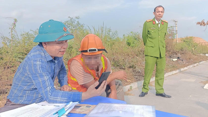 Quyết liệt xử lý xe làm rơi vãi dăm gỗ trên đường TP Hạ Long