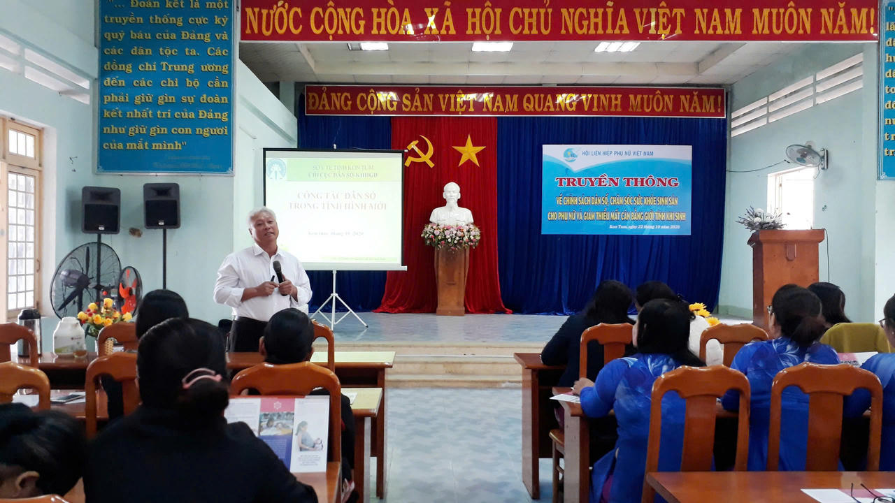 Nâng cao nhận thức cho người dân, thanh thiếu niên ở vùng khó về nạn tảo hôn, sức khoẻ sinh sản