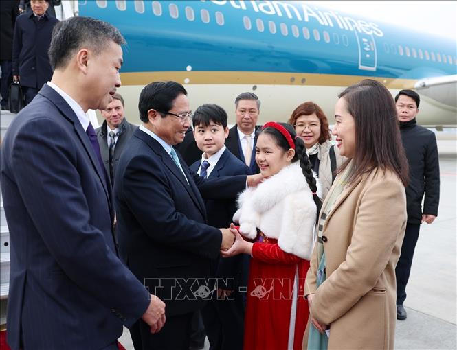 Thủ tướng Phạm Minh Chính tới thủ đô Praha, bắt đầu thăm chính thức CH Séc