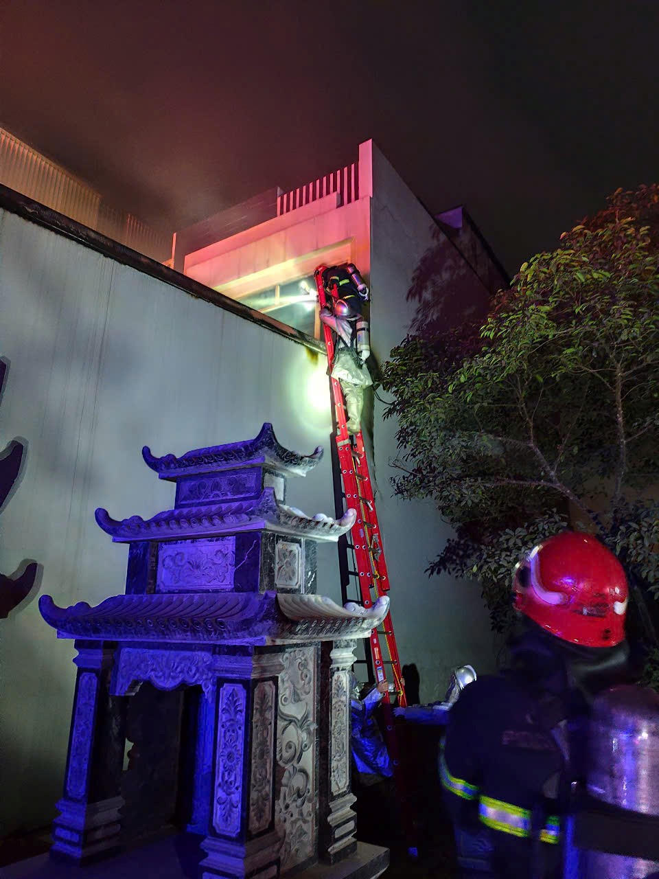 Cháy nhà ở Hà Nội, 2 người tử vong