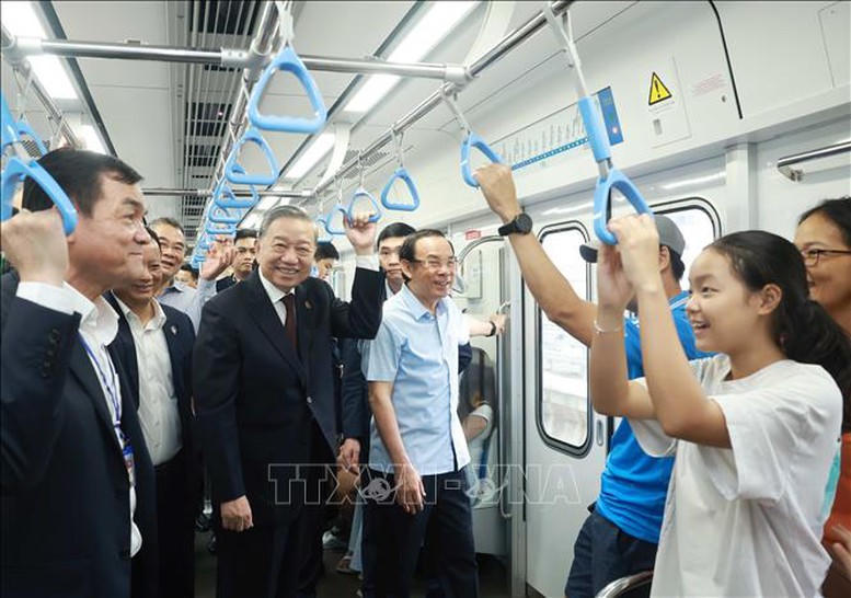 Tổng Bí thư Tô Lâm trải nghiệm tuyến Metro đầu tiên của TP HCM