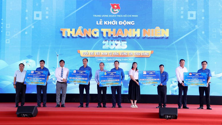 'Thanh niên là yếu tố quan trọng đưa đất nước vững bước vào kỷ nguyên mới'