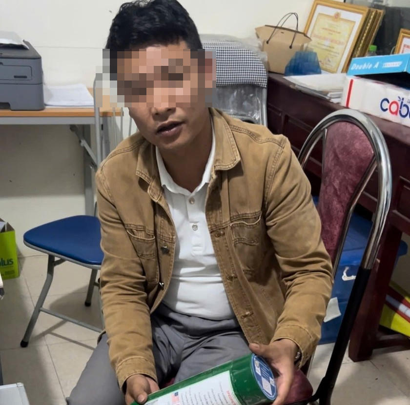 Bắt giữ 2 đối tượng livestream lừa bán hóa chất bằng nước lã giá hơn 200 triệu đồng 