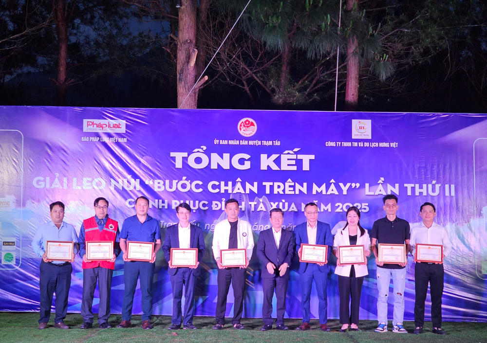 'Bước chân trên mây' Lần thứ II - Chinh phục đỉnh Tà Xùa đã thành công rực rỡ