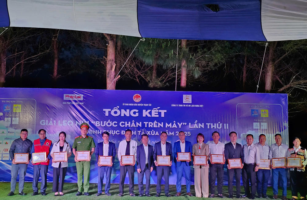 'Bước chân trên mây' Lần thứ II - Chinh phục đỉnh Tà Xùa đã thành công rực rỡ