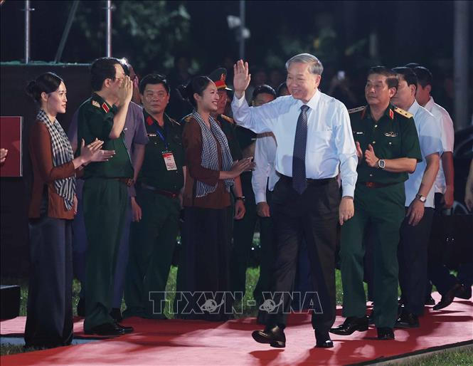 Tổng Bí thư Tô Lâm dự Chương trình nghệ thuật 'Đất nước trọn niềm vui'