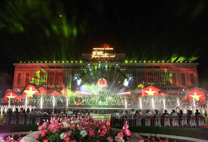 Tổng Bí thư Tô Lâm dự Chương trình nghệ thuật 'Đất nước trọn niềm vui'