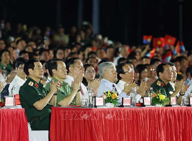 Tổng Bí thư Tô Lâm dự Chương trình nghệ thuật 'Đất nước trọn niềm vui'