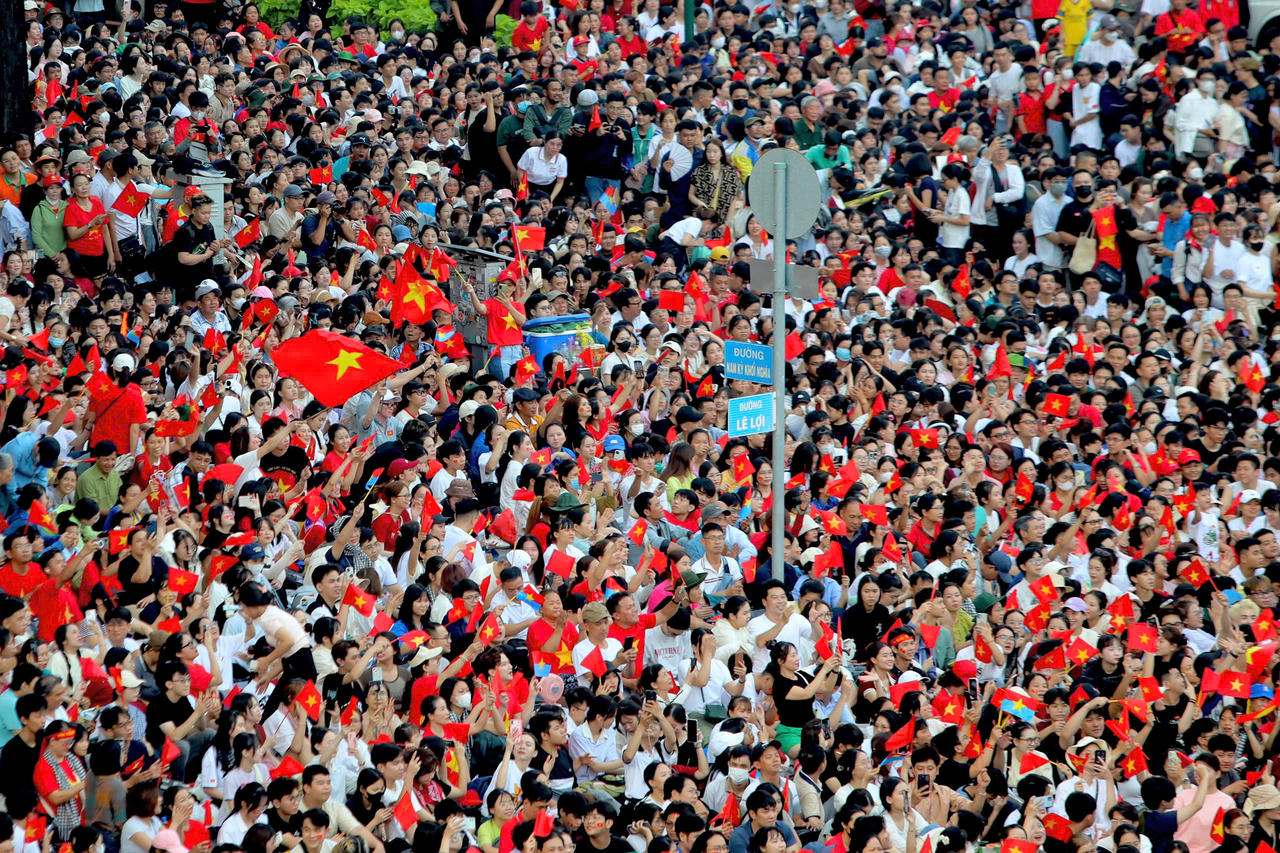 LỄ KỶ NIỆM, DIỄU BINH, DIỄU HÀNH MỪNG 50 NĂM GIẢI PHÓNG MIỀN NAM, THỐNG NHẤT ĐẤT NƯỚC