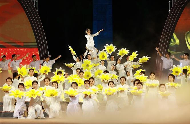 Ngọn lửa của lòng yêu nước và ý chí kiên trung tiếp tục soi đường cho hôm nay và mai sau