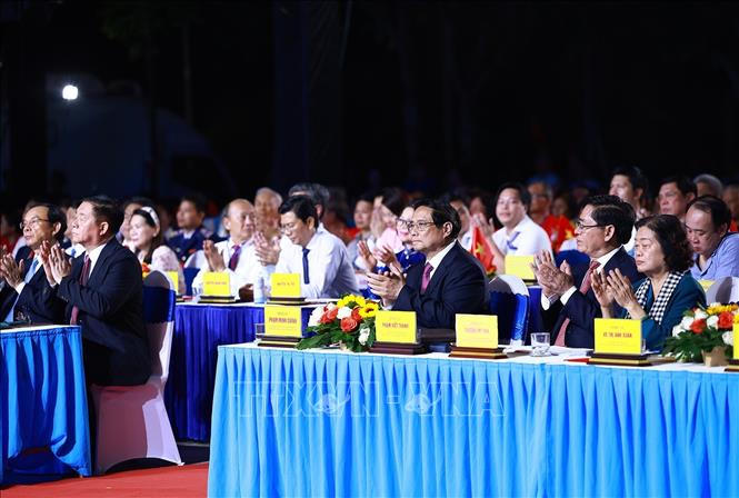 Ngọn lửa của lòng yêu nước và ý chí kiên trung tiếp tục soi đường cho hôm nay và mai sau