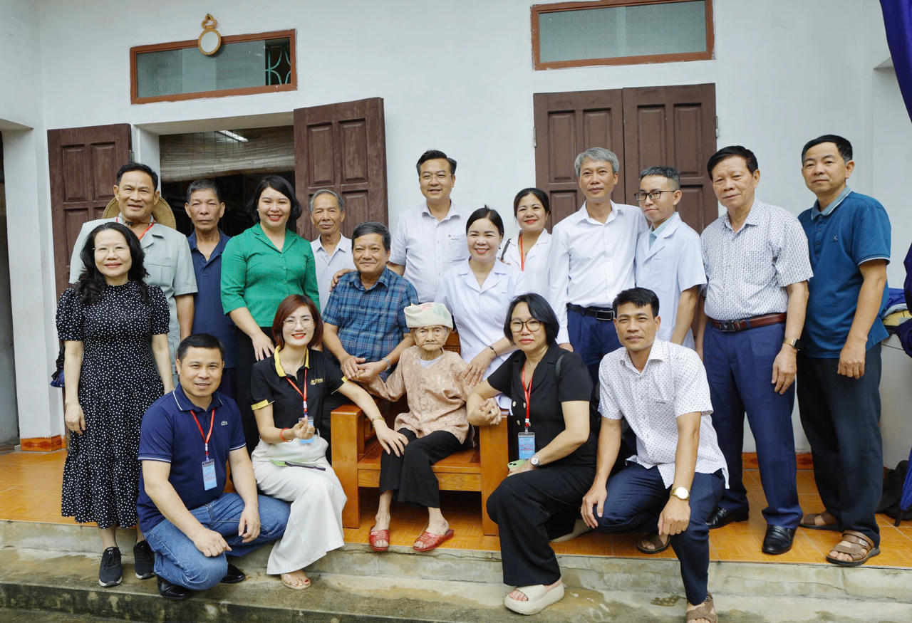 Khám bệnh miễn phí cho người có công, người đặc biệt khó khăn trên địa bàn huyện Gia Viễn