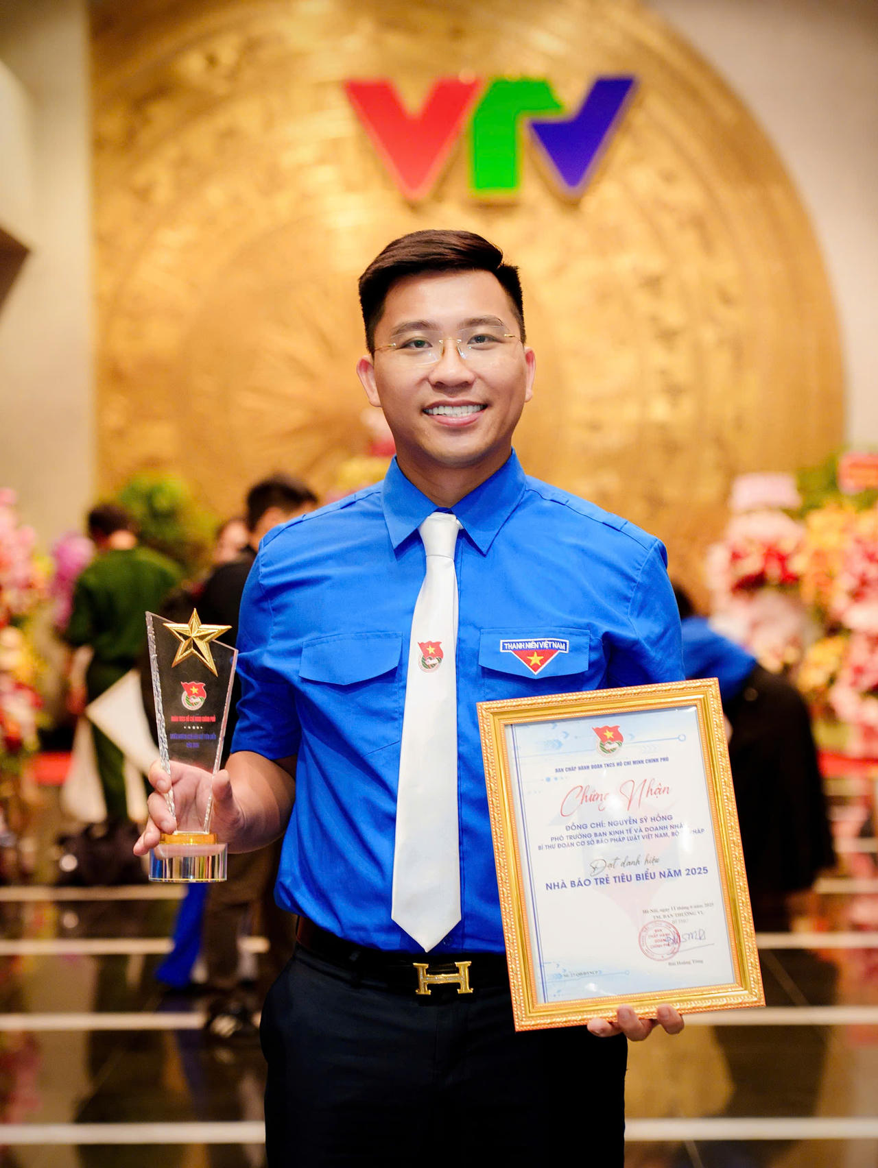 Nhà báo trẻ trong kỷ nguyên mới - Thách thức và sứ mệnh