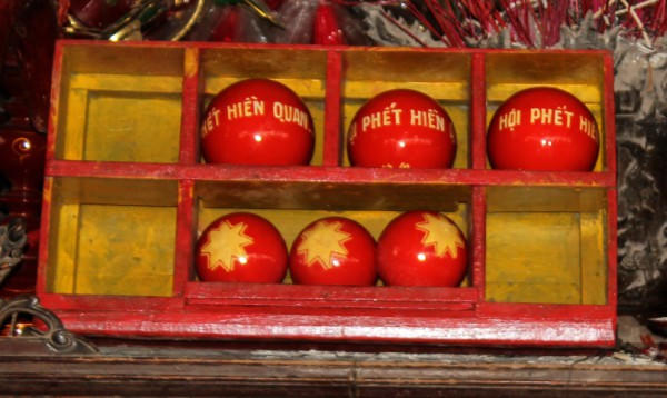 Cảnh hỗn chiến đến ngất xỉu ở hội Phết Hiền Quan