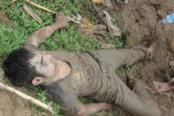 Cảnh hỗn chiến đến ngất xỉu ở hội Phết Hiền Quan