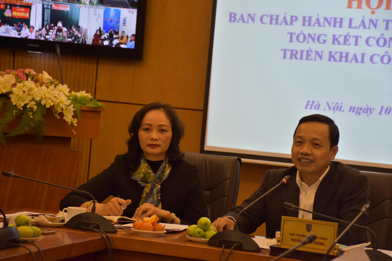 Làm tốt công tác giáo dục tư tưởng chính trị cho công đoàn viên