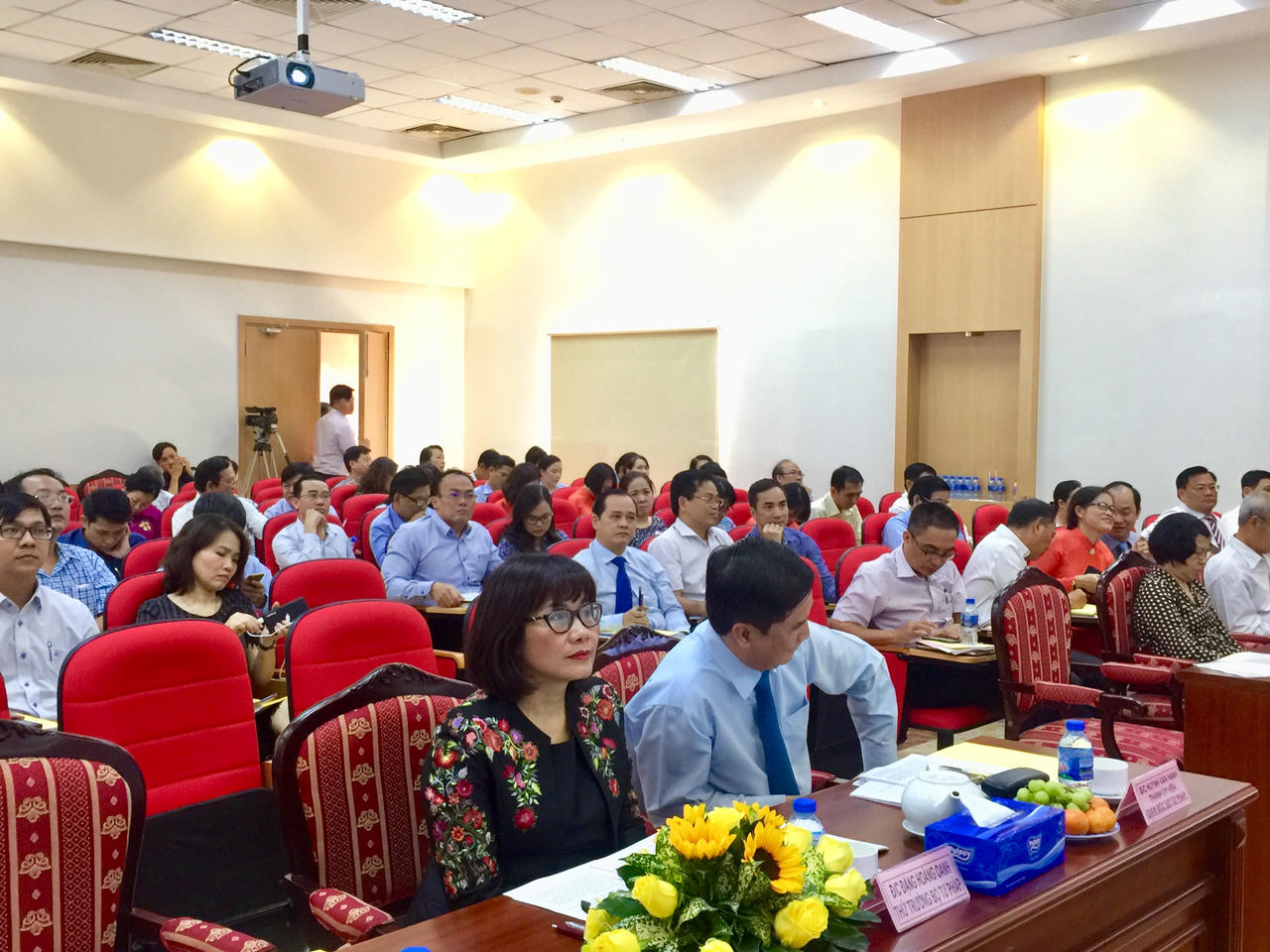 Thứ trưởng Đặng Hoàng Oanh tuyên dương và giao nhiệm vụ cho tư pháp TP.HCM