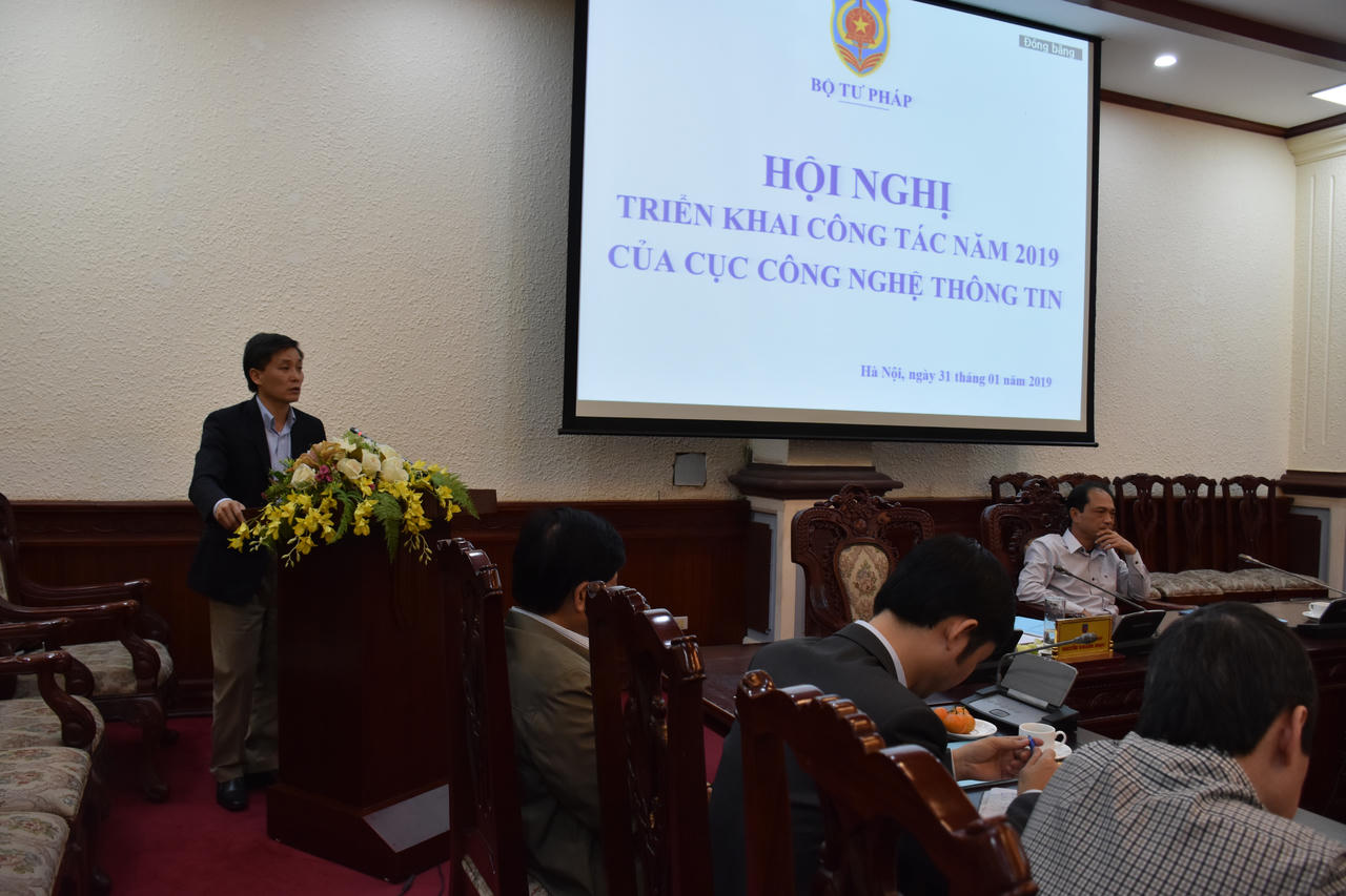 Ứng dụng công nghệ thông tin để phục vụ tốt hơn nhu cầu của người dân