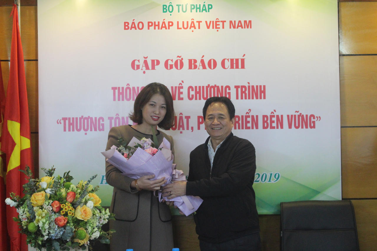 Chị em phụ nữ đóng vai trò quan trọng trong sự phát triển của Báo Pháp luật Việt Nam