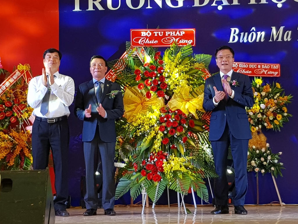 Thành lập Phân hiệu Trường Đại học Luật Hà Nội tại Đắk Lắk