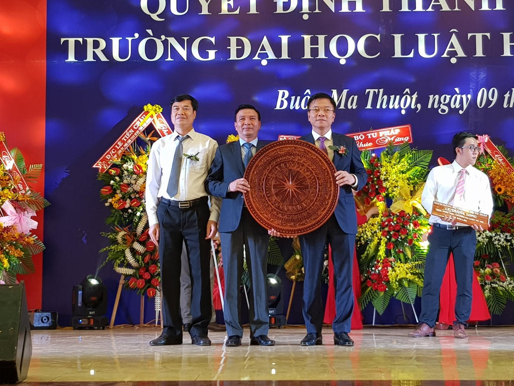 Thành lập Phân hiệu Trường Đại học Luật Hà Nội tại Đắk Lắk