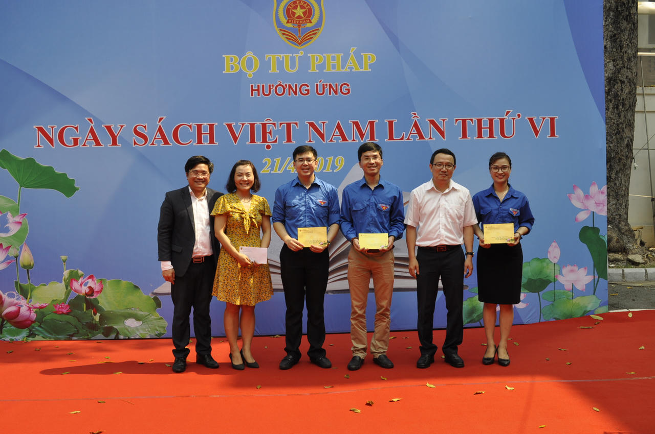 Bộ Tư pháp hưởng ứng Ngày sách Việt Nam lần thứ VI