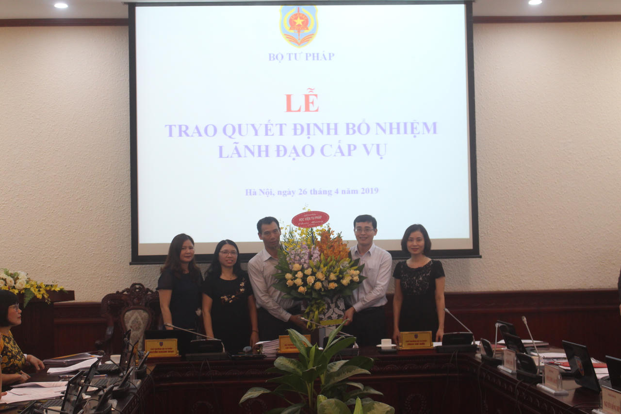 Bà Trần Thị Phương Hoa làm Phó Tổng cục trưởng Tổng cục Thi hành án dân sự 