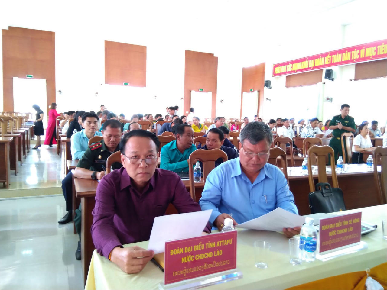 Trao quyết định nhập quốc tịch Việt Nam cho 38 người Lào di cư tự do và kết hôn không giá thú