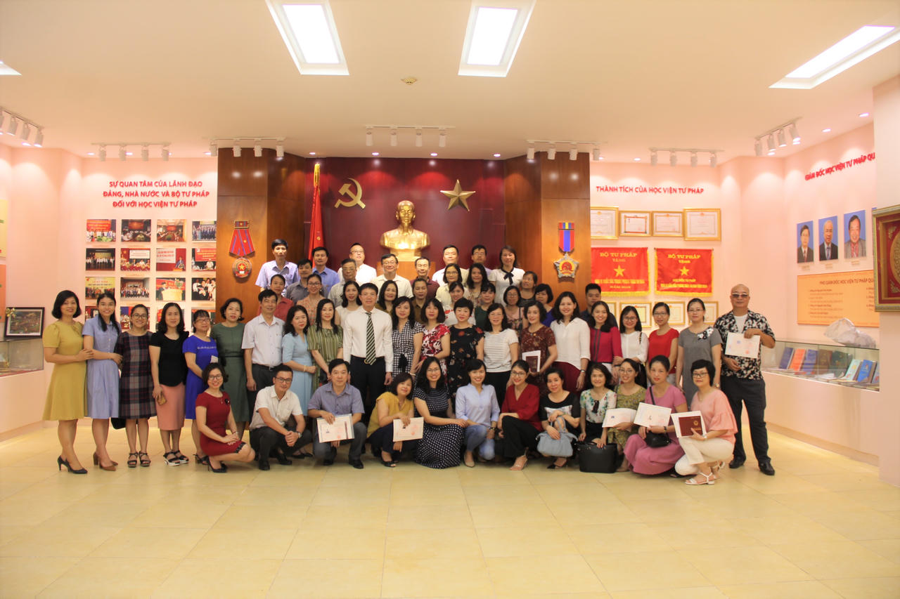 Bế giảng Lớp Trung cấp lý luận chính trị - hành chính Khóa I