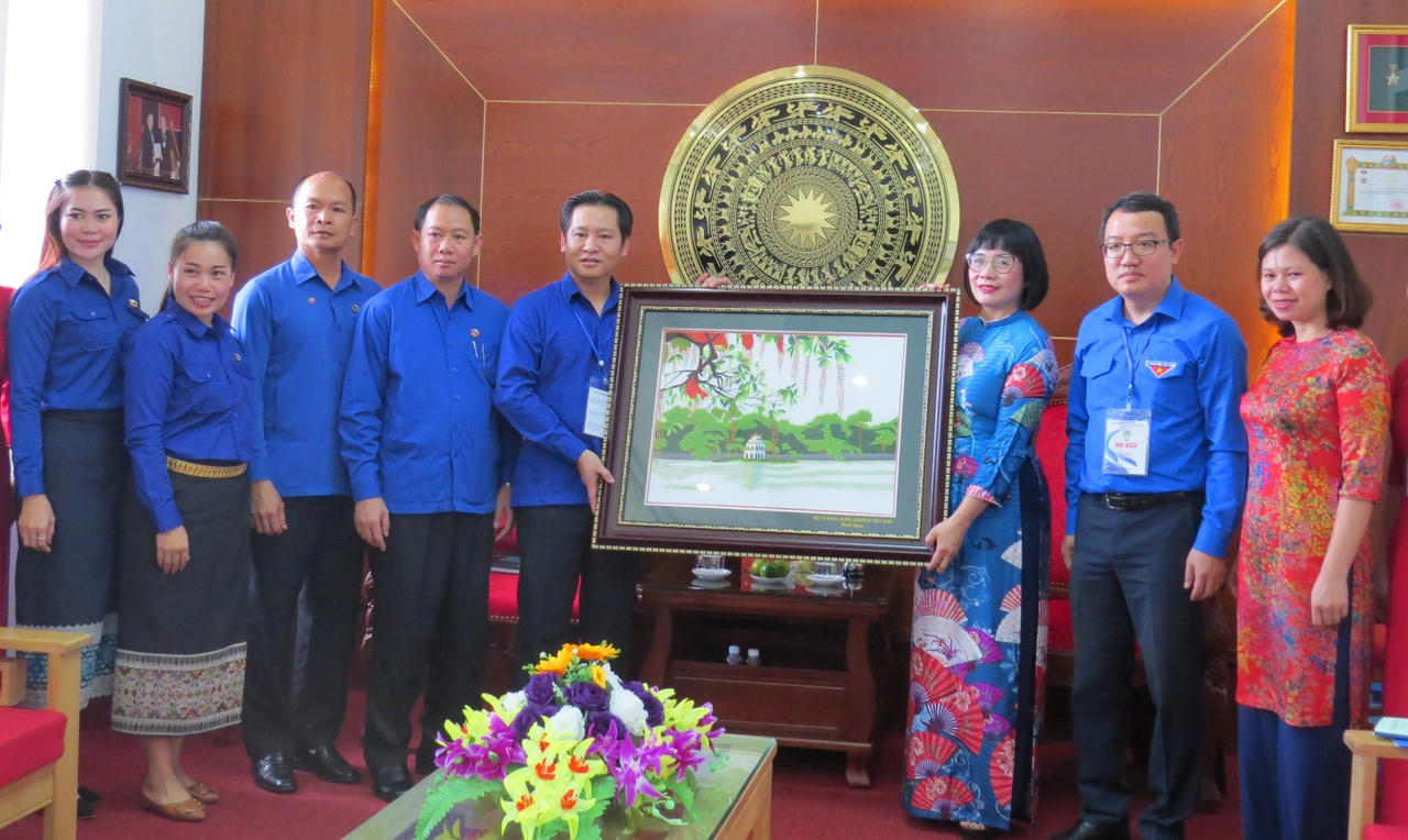Thứ trưởng Đặng Hoàng Oanh: Đoàn Thanh niên là sợi dây thắt chặt hơn nữa tình đoàn kết 2 nước Việt – Lào