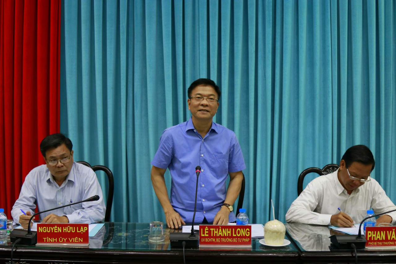 Bộ trưởng Lê Thành Long làm việc với tỉnh Bến Tre: Tăng cường quản lý, giám sát hoạt động các nghề tư pháp xã hội hóa