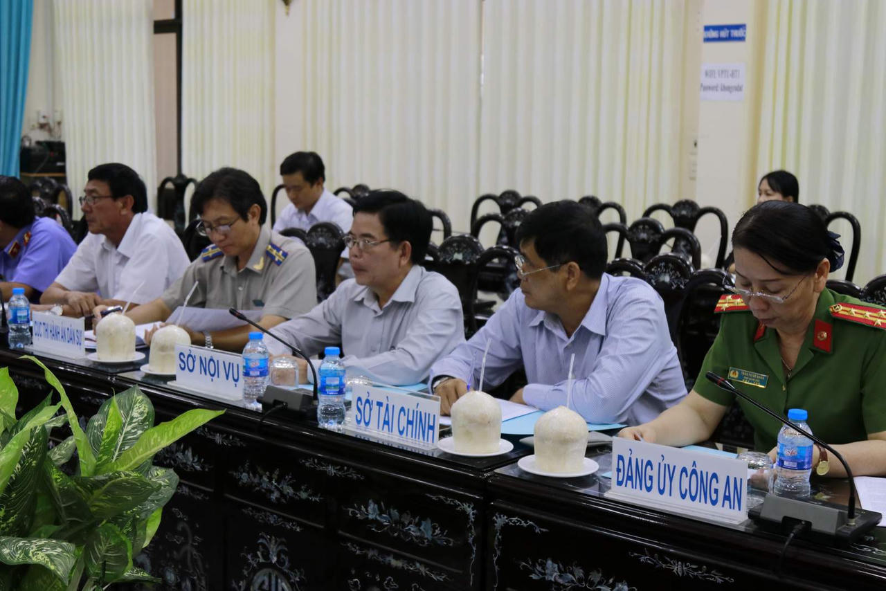 Bộ trưởng Lê Thành Long làm việc với tỉnh Bến Tre: Tăng cường quản lý, giám sát hoạt động các nghề tư pháp xã hội hóa