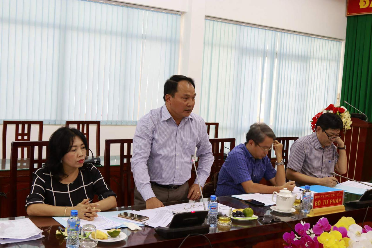 Bộ trưởng Lê Thành Long làm việc với tỉnh Trà Vinh: Đẩy mạnh giải quyết công tác quốc tịch, hộ tịch có yếu tố nước ngoài