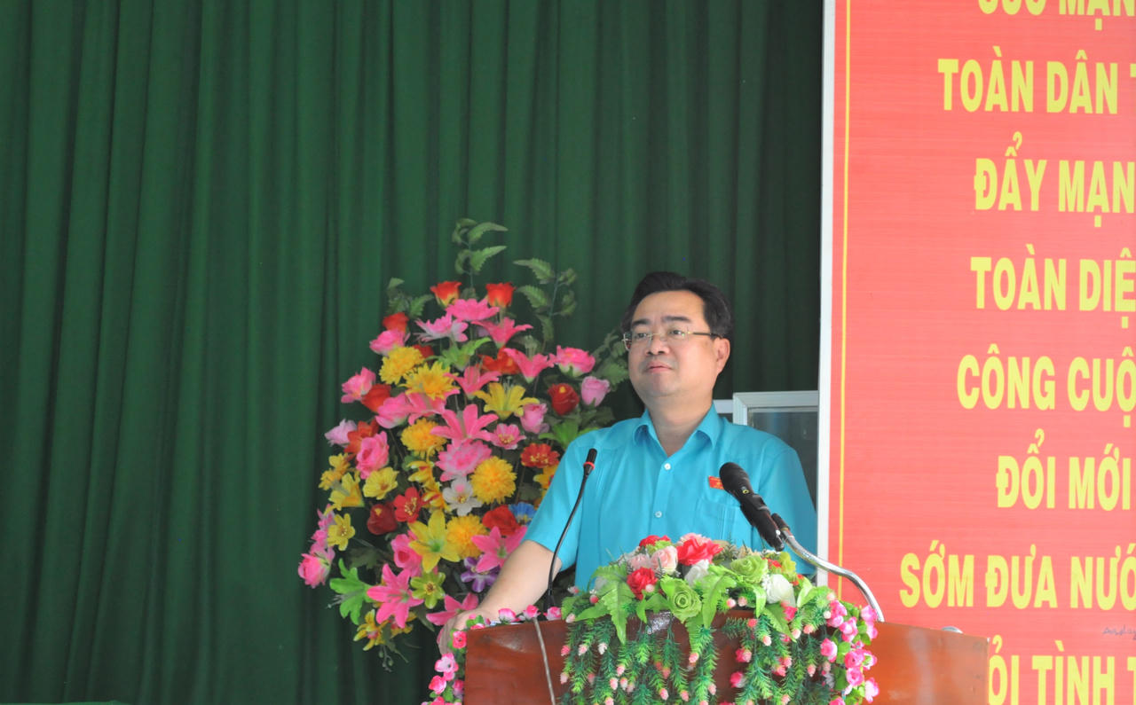 Bộ trưởng Bộ Tư pháp Lê Thành Long tiếp xúc cử tri xã Hưng Yên, An Biên