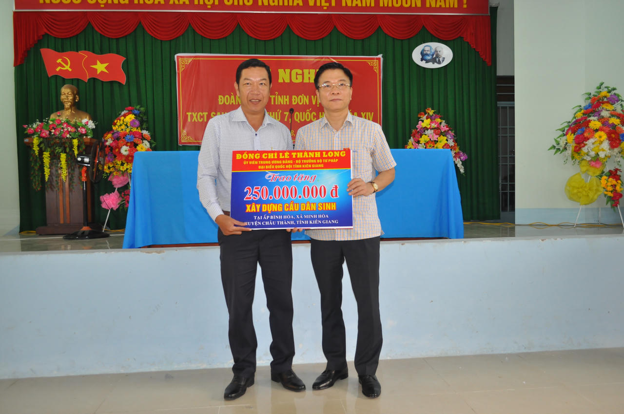 Bộ trưởng Bộ Tư pháp Lê Thành Long tiếp xúc cử tri xã Mong Thọ B, Châu Thành