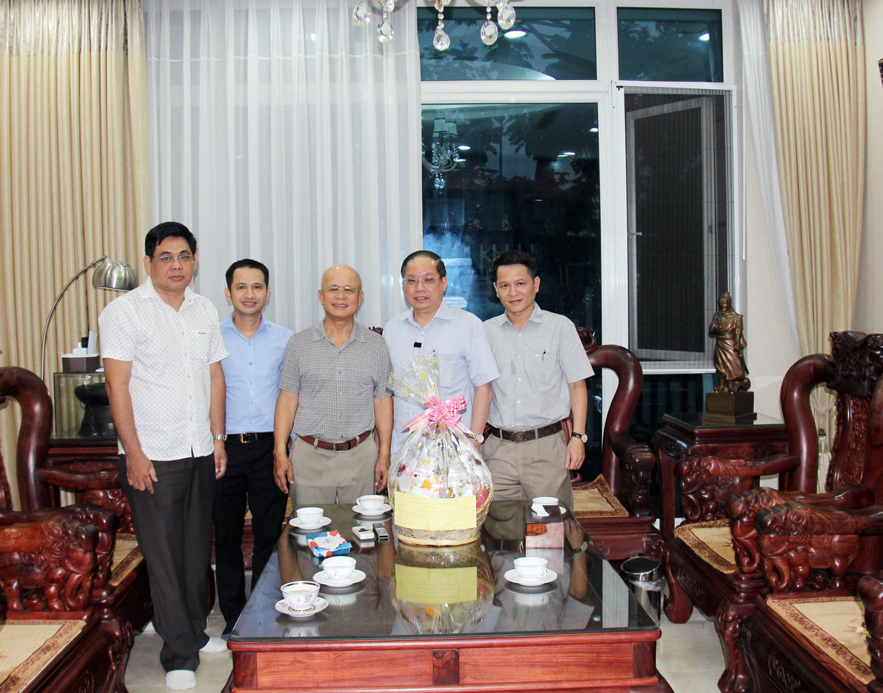 Cục Thi hành án dân sự TP.HCM tri ân các cán bộ lão thành 