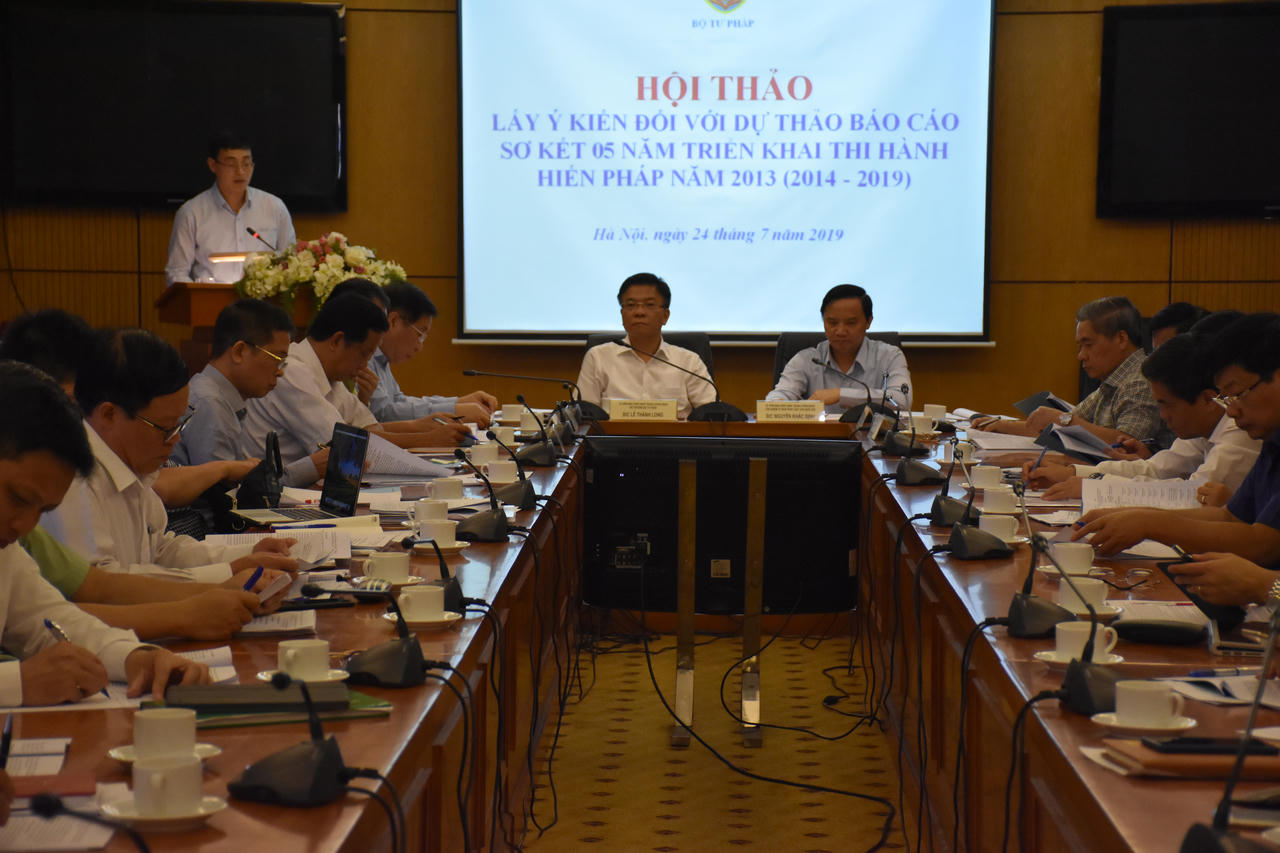 Thi hành Hiến pháp 2013 sẽ là một quá trình dài nhiều năm