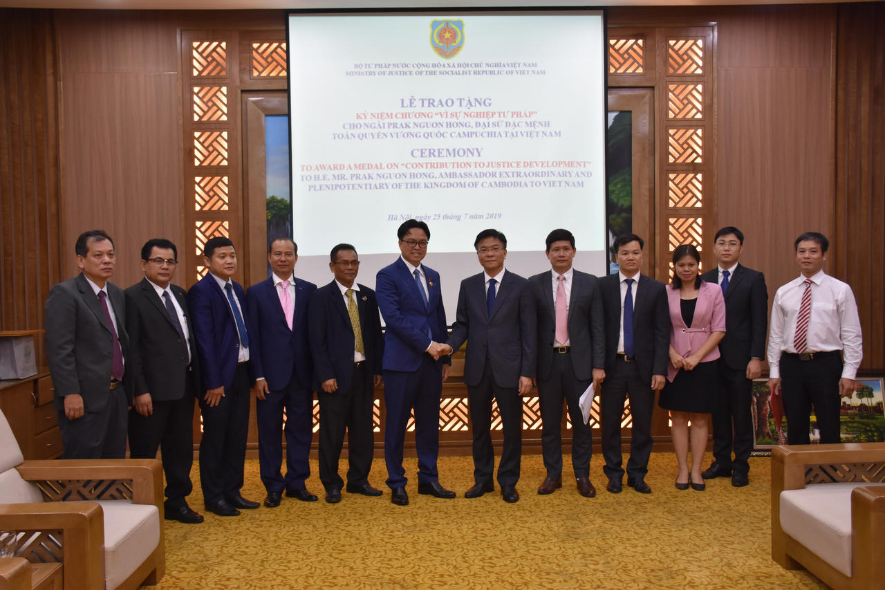 Tiếp tục hợp tác để thúc đẩy mối quan hệ ngoại giao tốt đẹp