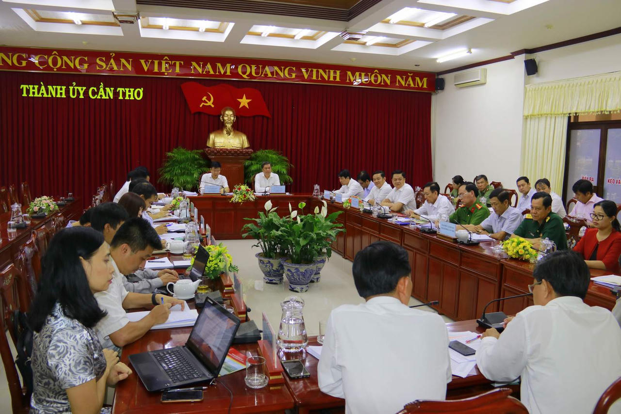 Bộ trưởng Lê Thành Long làm việc tại Cần Thơ: Cải cách Tư pháp phải thực chất, cụ thể và hiệu quả