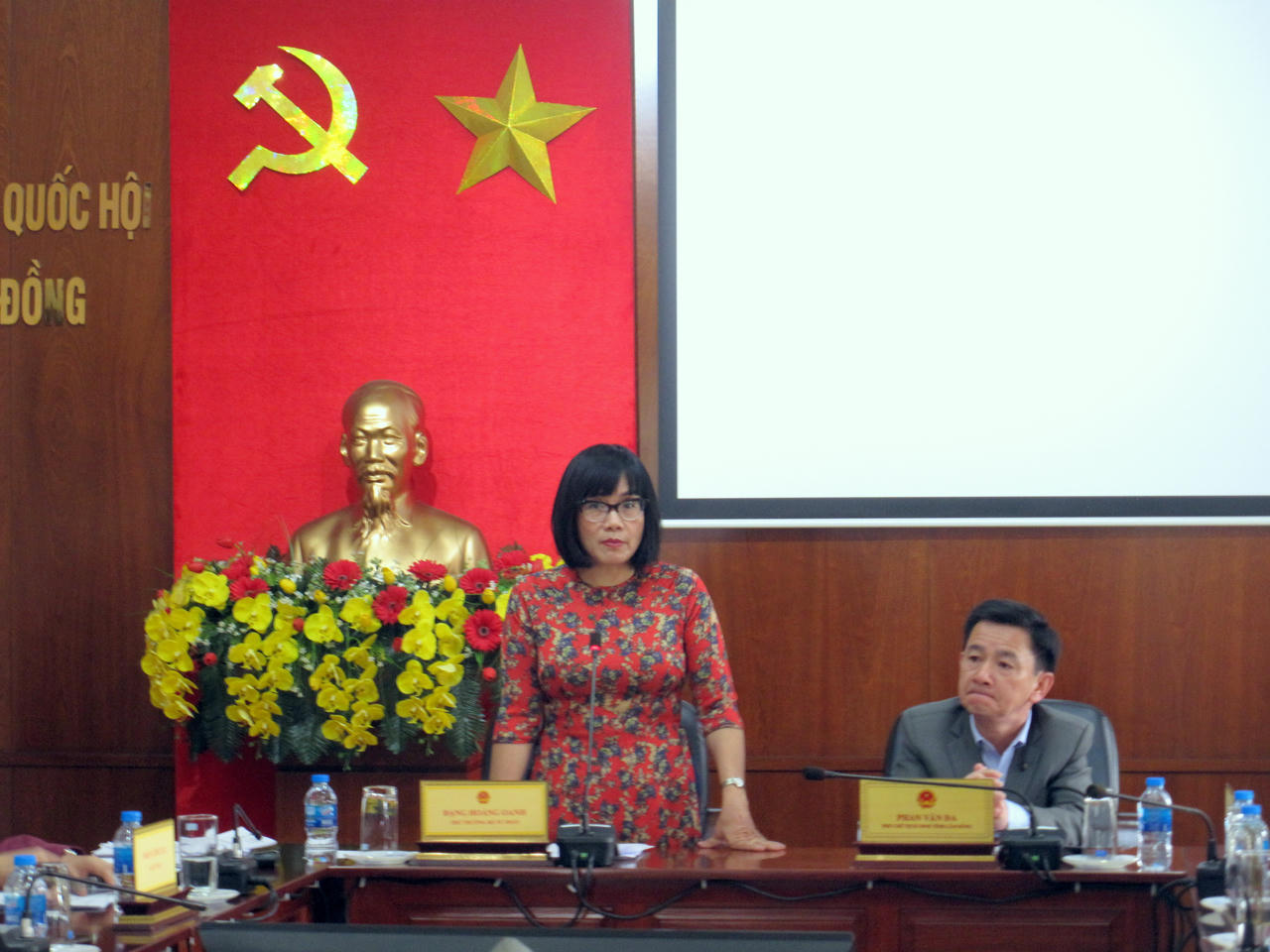 Thứ trưởng Đặng Hoàng Oanh kiểm tra tình hình thi hành pháp luật về bảo hiểm tại Lâm Đồng