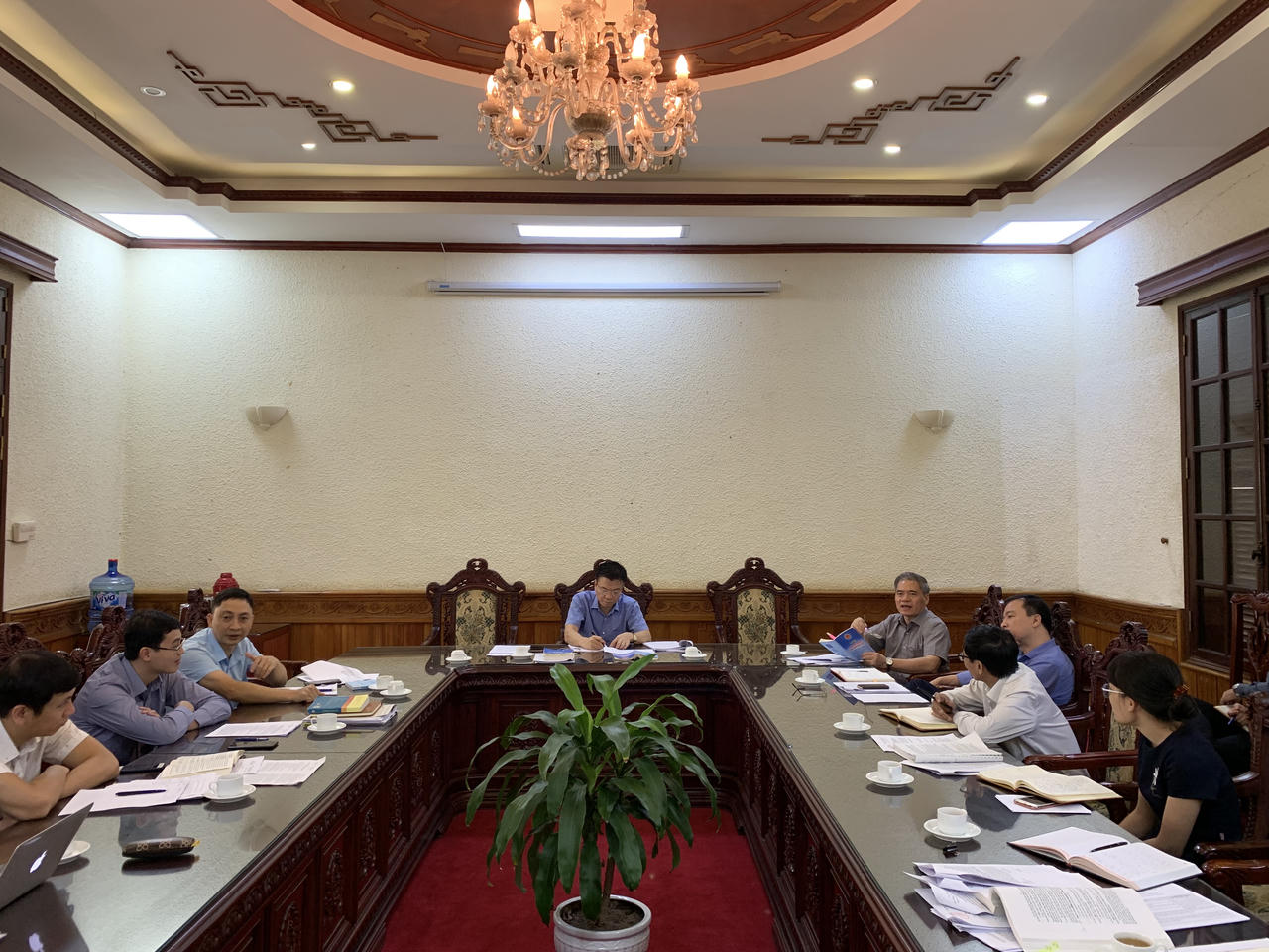 Bộ trưởng Lê Thành Long nghe báo cáo tiếp thu một số dự án Luật