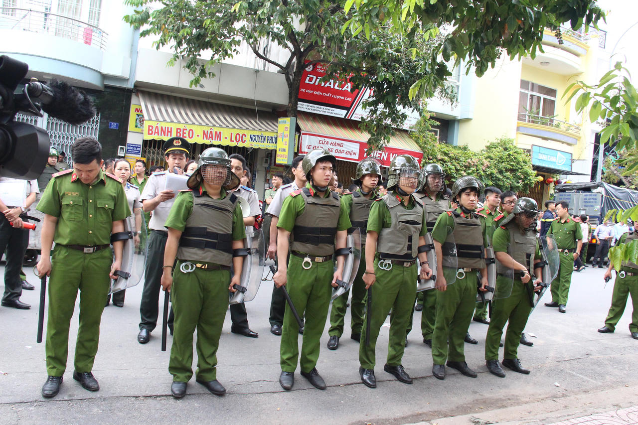 Cục THADS TP HCM cưỡng chế, giao tài sản cho người trúng đấu giá