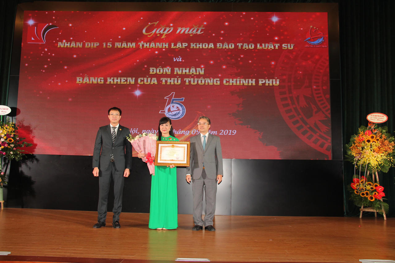 Khoa đào tạo luật sư, Học viện Tư pháp đón nhận Bằng khen của Thủ tướng Chính phủ