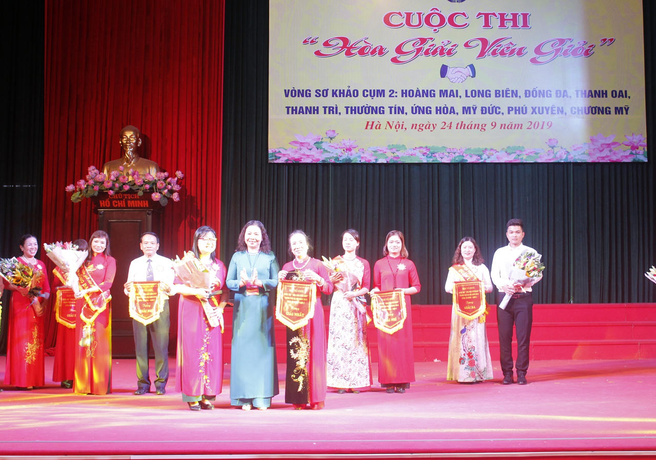 Hòa giải viên giỏi Hà Nội tưng bừng tranh tài