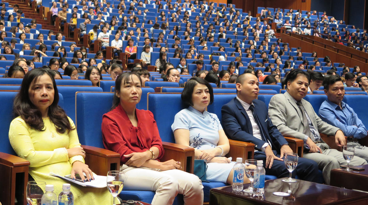 Đại học Luật Hà Nội tổ chức nói chuyện về đạo đức nghề Luật