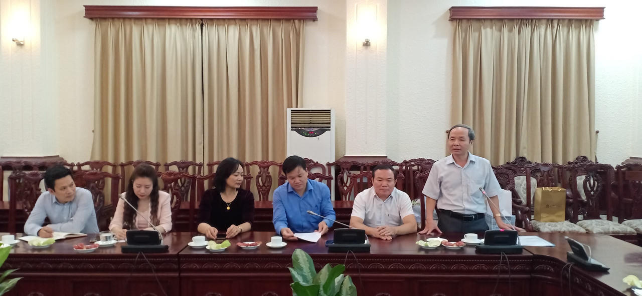 Trao Quyết định nghỉ hưu cho Phó Tổng Biên tập Tạp chí Dân chủ và Pháp luật