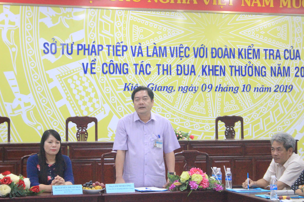 Đoàn kiểm tra công tác thi đua khen thưởng của Bộ Tư Pháp làm việc tại Kiên Giang